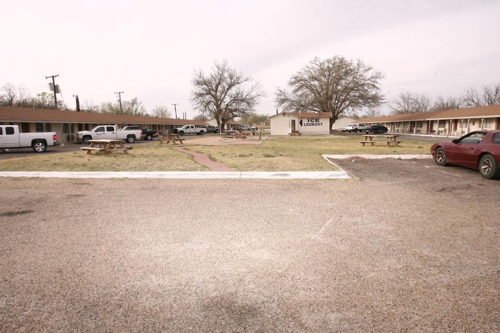 Andrews Motor Inn Exterior photo