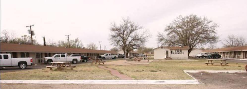 Andrews Motor Inn Exterior photo